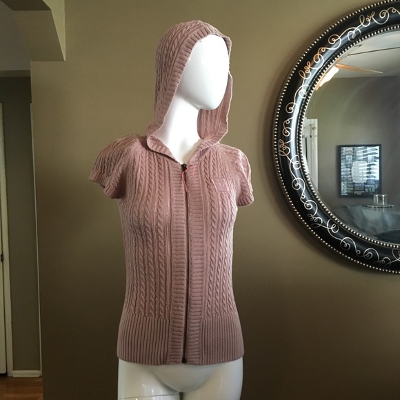 Short Sleeve Hoodie 💖 - Picture 1 of 4